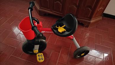 Triciclo ducati e moto ducati