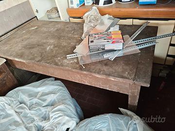Tavolo da lavoro