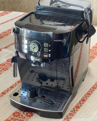 macchina caffè delonghi