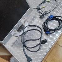 schermo con altoparlanti per computer fisso 