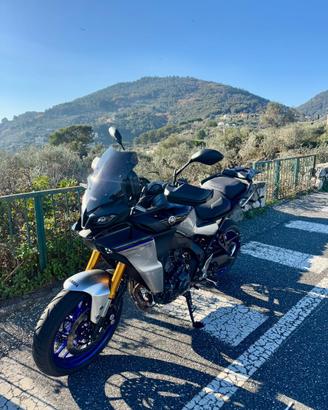 Yamaha tracet 9gt plus con tris di valigie