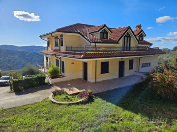 VILLA su 3 livelli