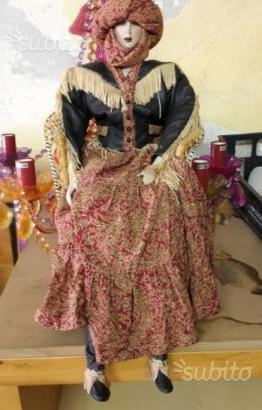Bambola in porcellana