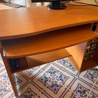 Scrivania colore noce