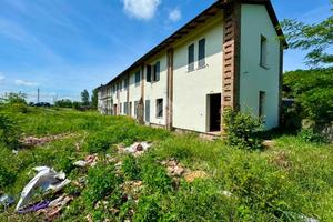 VILLA A SCHIERA A MONTICELLI D'ONGINA