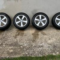Cerchi in lega Volvo V40 con pneumatici invernali
