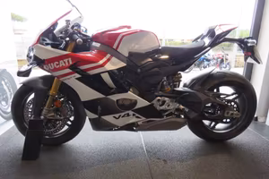 Ducati Panigale V4 Tricolore