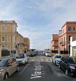 Ostia accogliente trilocale arredato