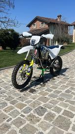 Husqvuarna FE350 targata