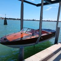 Motoscafo d' epoca Moschettiere 1969