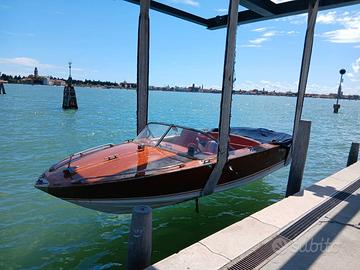 Motoscafo d' epoca Moschettiere 1969