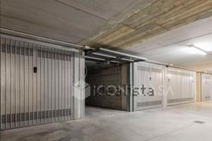 Posto moto in garage