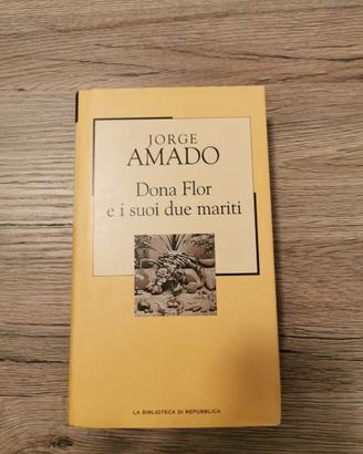 Libro "Dona Flor e i suoi due mariti" di J. Amado