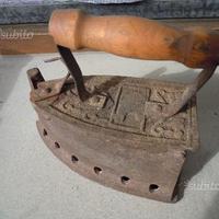 Ferro da stiro antico