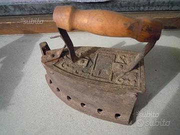 Ferro da stiro antico