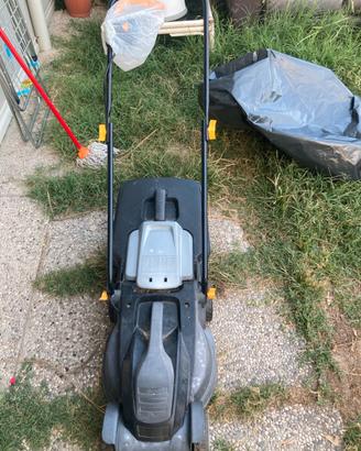 Taglia erba Electeic lawn mower BL 320E