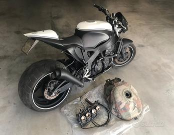 Honda CBR 900 RR SC28 Special – 300 Omologato