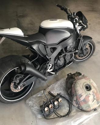Honda CBR 900 RR SC28 Special – 300 Omologato
