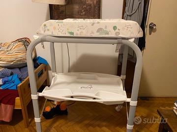 Fasciatoio richiudibile con vaschetta