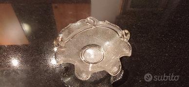 Cestino di vetro antico.