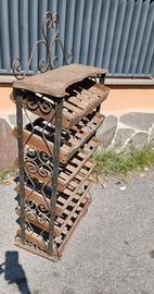 Portabottiglie in legno e ferro