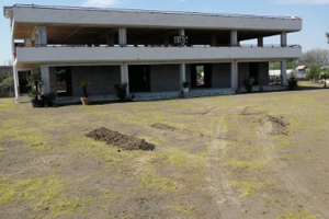 Locale per varie attività commerciali