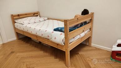 Letti in legno con materasso incluso
