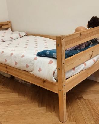 Letti in legno con materasso incluso