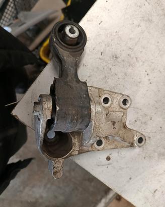 SUPPORTO MOTORE CITROEN C5 2.2 2008 CON BIELETTA