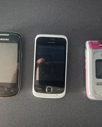 Lotto 3 telefoni cellulari