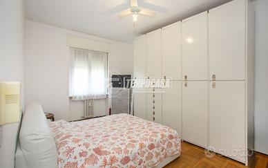 2 LOCALI PIANO ALTO CON BALCONE
