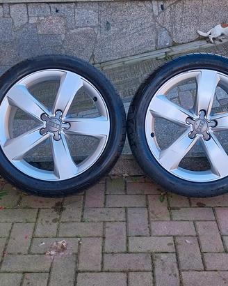 Cerchi in lega originali Audi da 18 con gomme 
