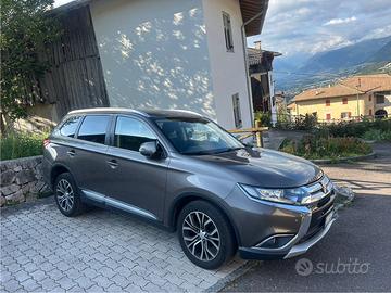 Suv Outlander 7 posti