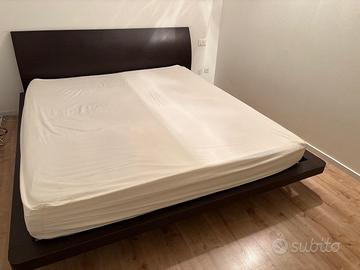 letto matrimoniale in legno, come nuovo