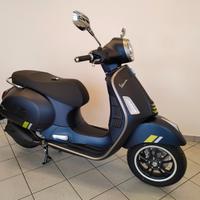 Piaggio Vespa 300 GTS hpe Super Tech IN PRONTA CON