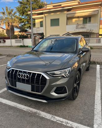 Audi Q3 2.0 35 TDI 150 cv - S-TRONIC - FULL LED