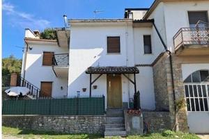 Immobile in asta di 303 m² con più di 5 locali e b