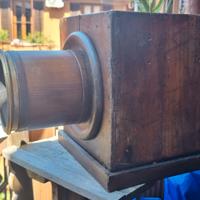 Macchina fotografica in legno