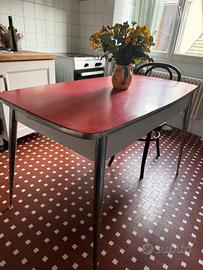 Tavolo in formica