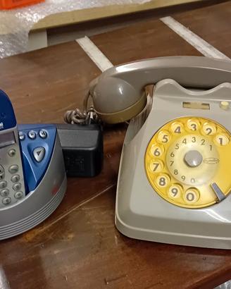 2 telefoni vintage