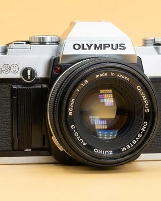 Fotocamera Analogica Olimpus OM30