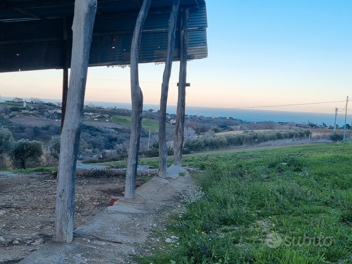 Casolare rustico con corte Marche - Vista 5