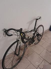 BICI DA CORSA IN CARBONIO TAGLIA S