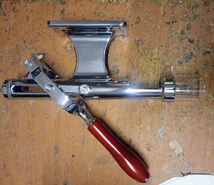 Apribottiglie automatico da parete 