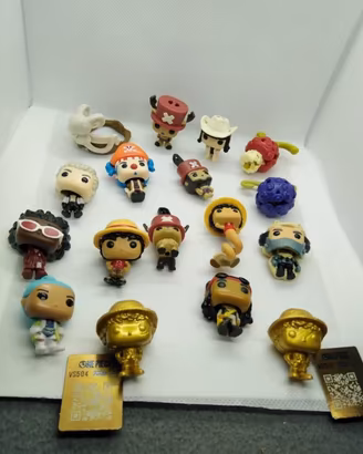 1 personaggio collezione one piece 