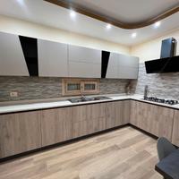 Cucina completa, camera letto, parete att.+ divano