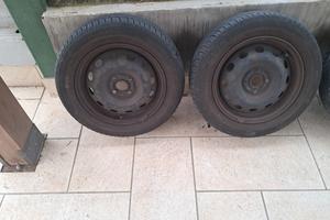 4 ruote con cerchi in ferro 