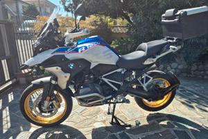 BMW R1250GS
