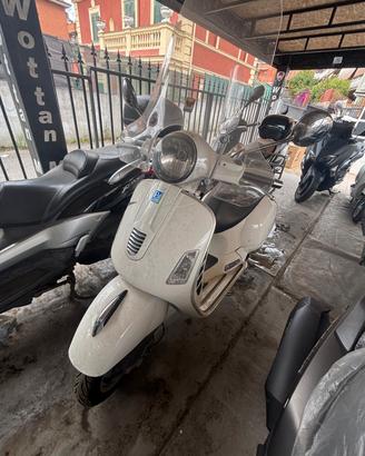 Vespa GTS 300 Sport 2012 CON 1 ANNO DI GARANZIA IN