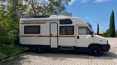 Camper Wingamm Oasi 600 semintegrale monoscocca